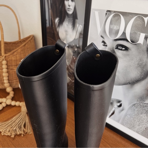 SOLD ❌ BLACK RAIN BOOTS SIZE 6 #0306 - Picture 3 of 8
